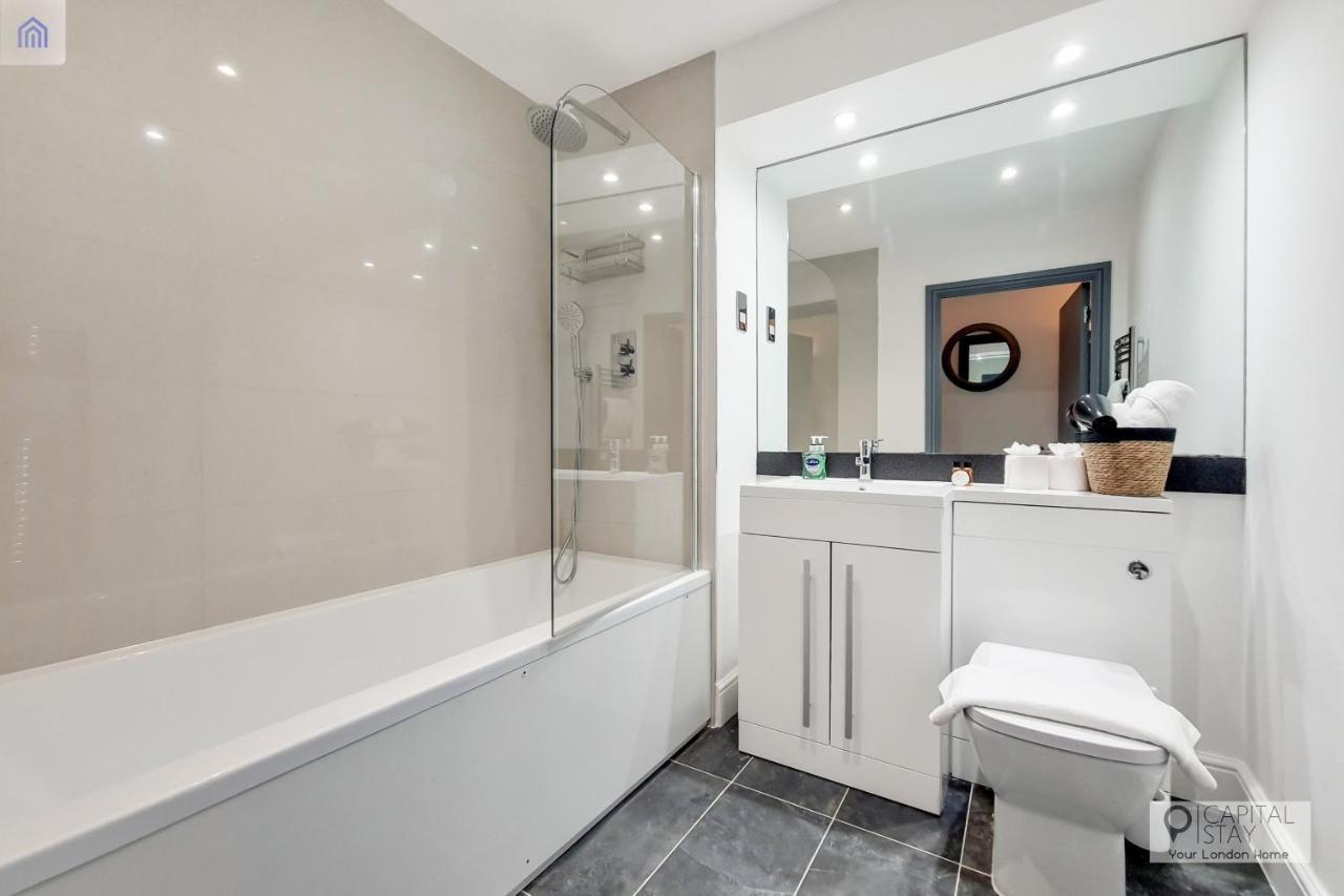 Apartament Free Parking - Stylish Three Bedroom By Excel